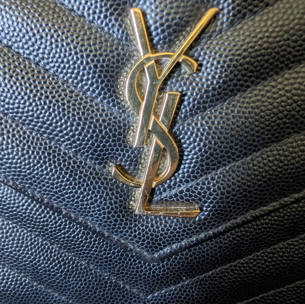 🚨 SOLD 🚨 CAD Saint Laurent WOC - On Hand - Picture 3 of 7